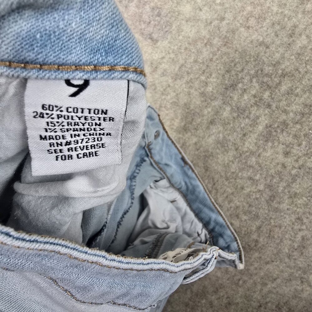 Almost Famous Light Blue Womens Distressed Flared Jeans Size 9 - Picture 6 of 9